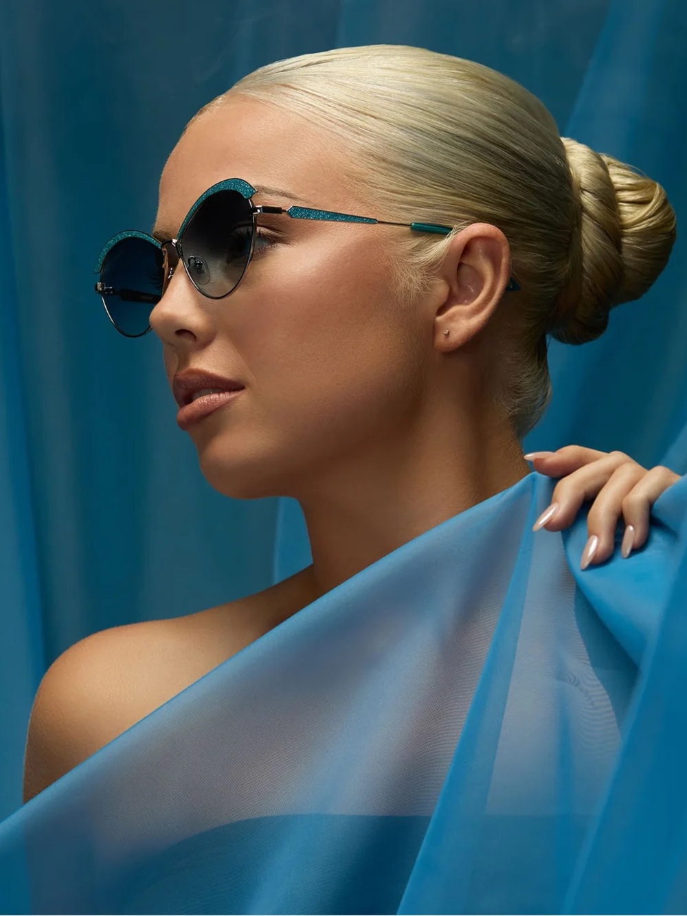 Wednesday x DIFF Bianca Barclay Cat Eye Sunglasses in Glittery Siren Teal/Silver